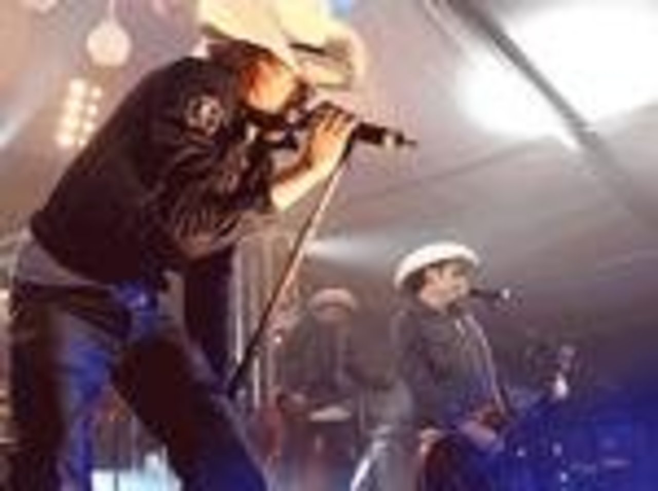 "The Bosshoss" begeistern 2400 Fans Image 3