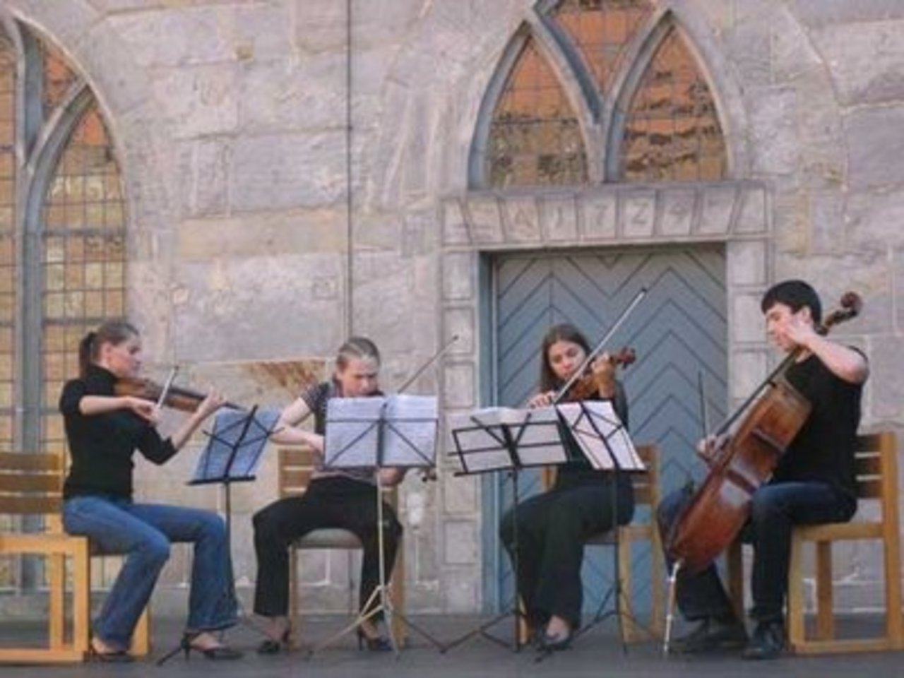 Meisterschüler im Bahnhof Lohne Image 2