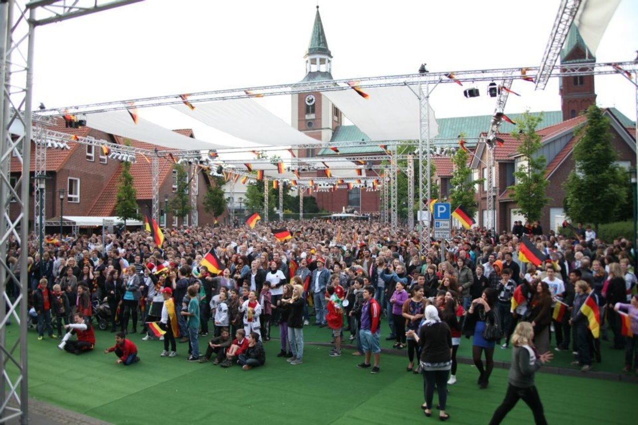 Lohner Fanmeile rockt mit 4500 Zuschauern