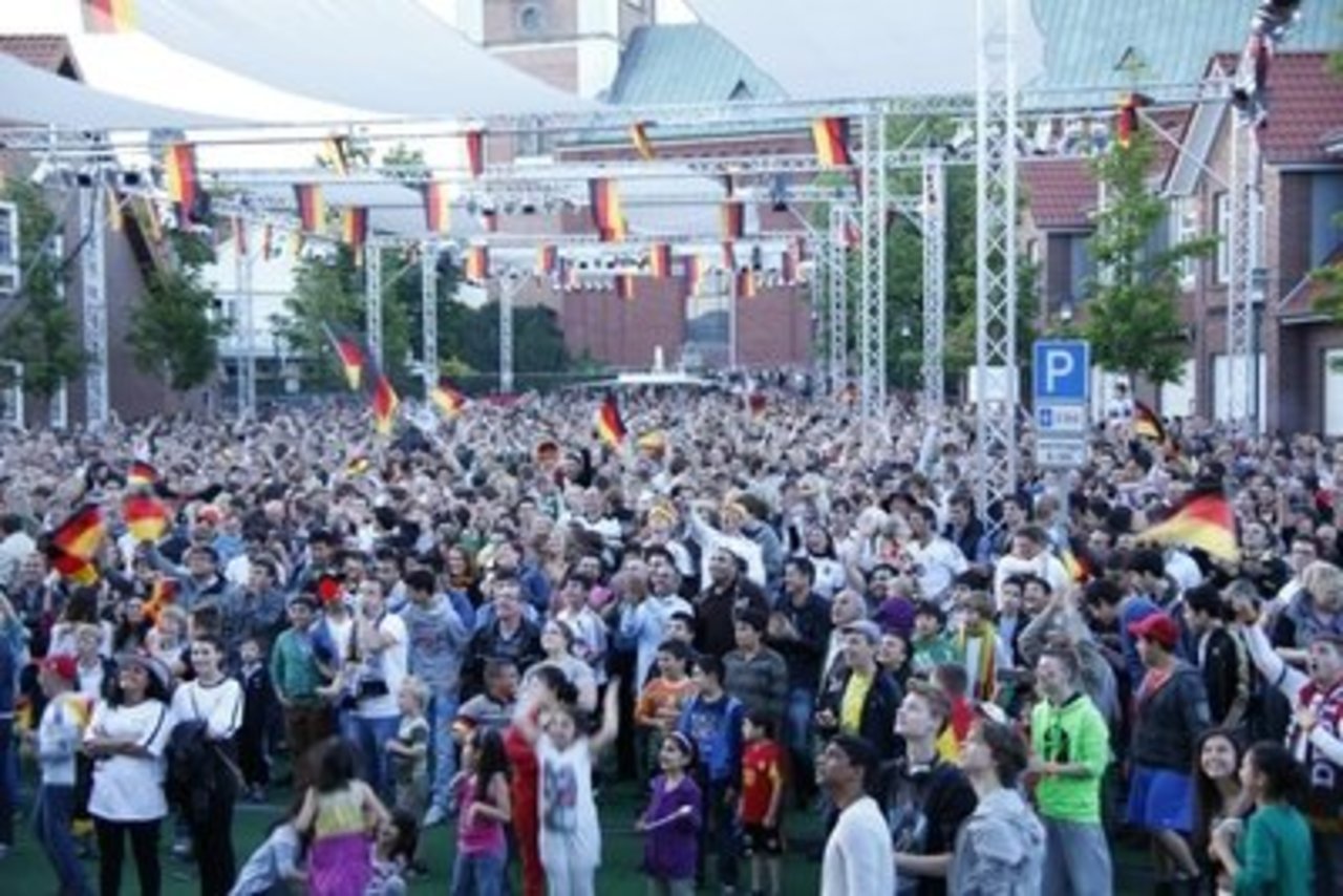 Über 5000 Fans begleiten Deutschland ins Viertelfinale Image 3