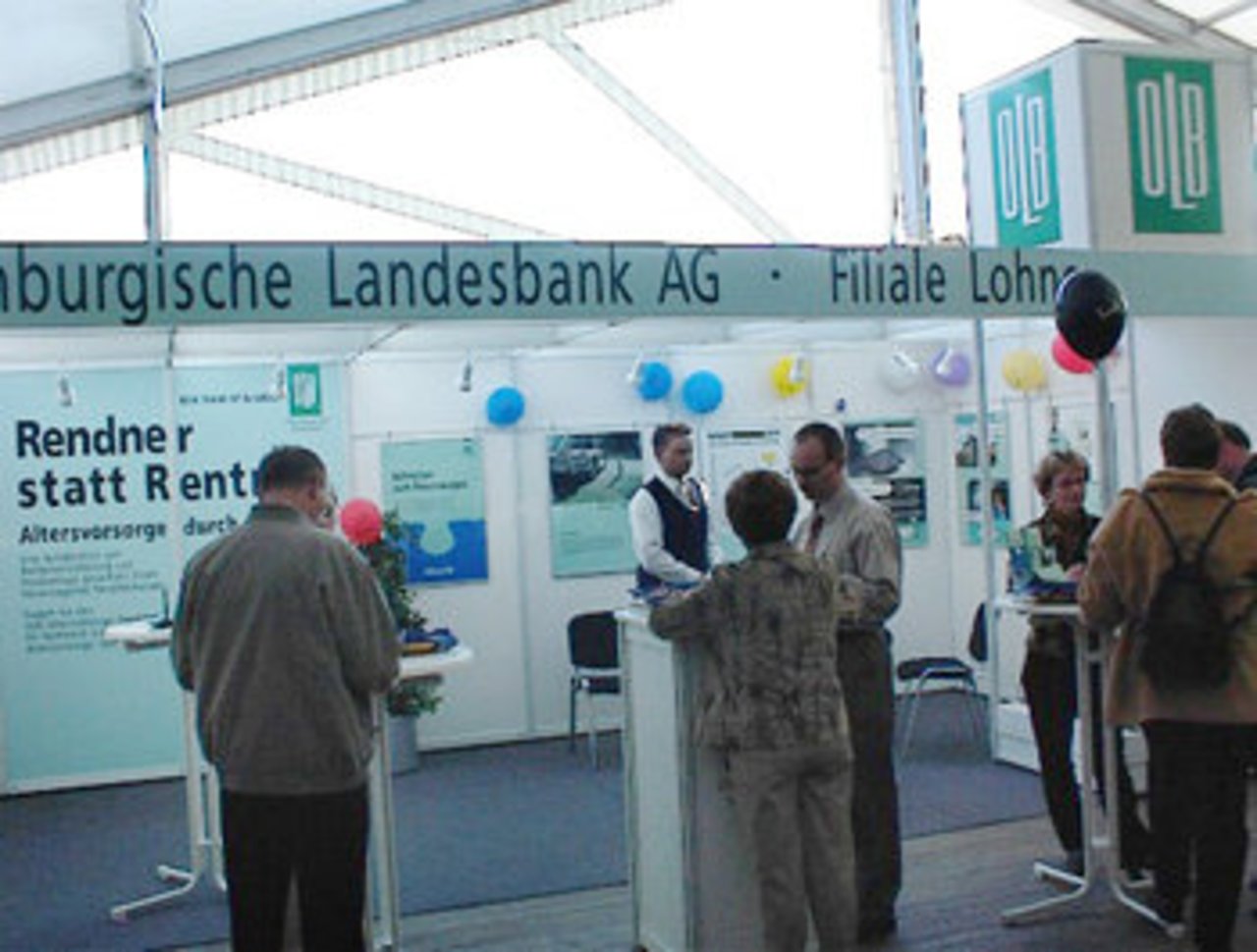 Die Stände der 2. Lohner Gewerbeschau im Bild Image 6