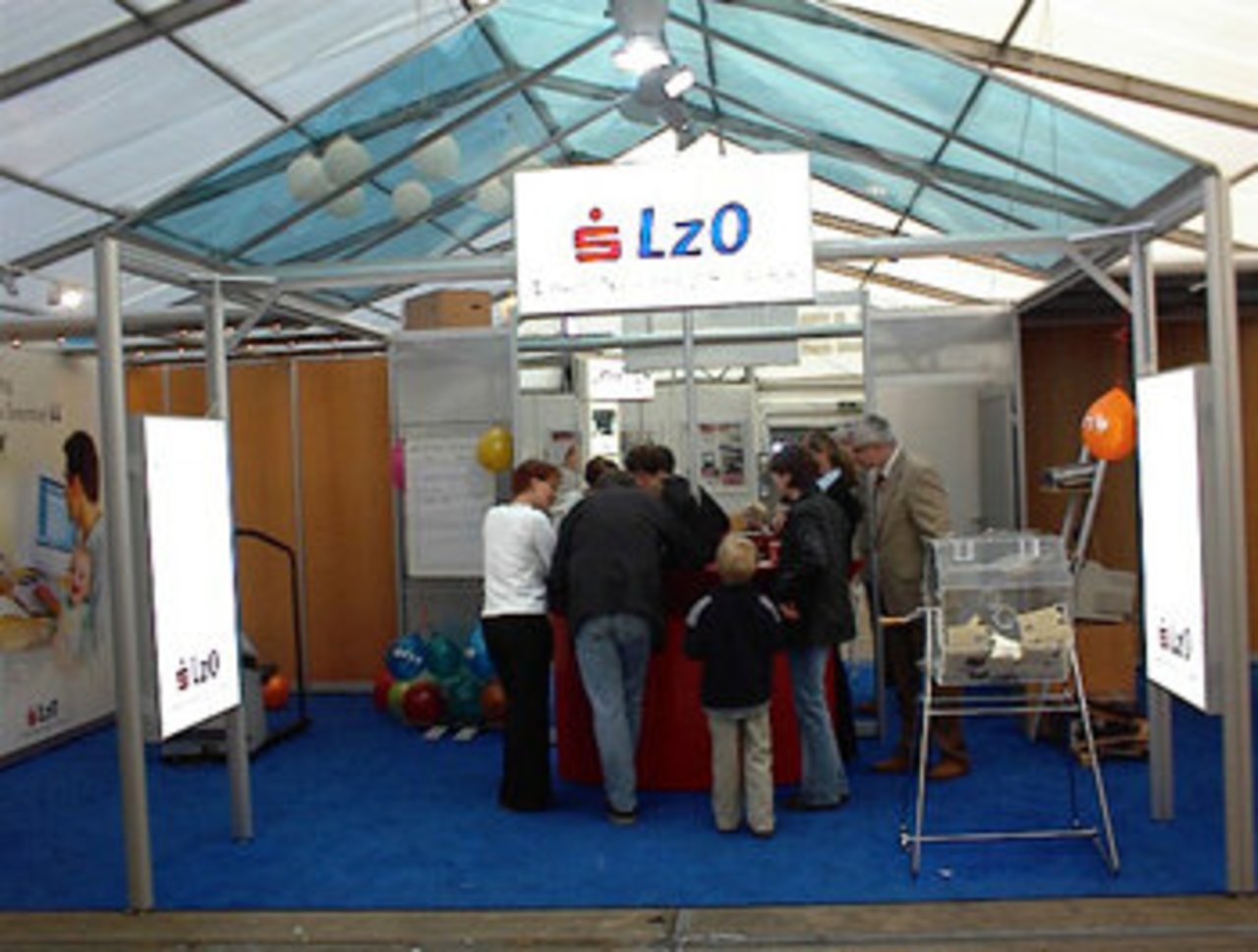 Die Stände der 2. Lohner Gewerbeschau im Bild Image 65