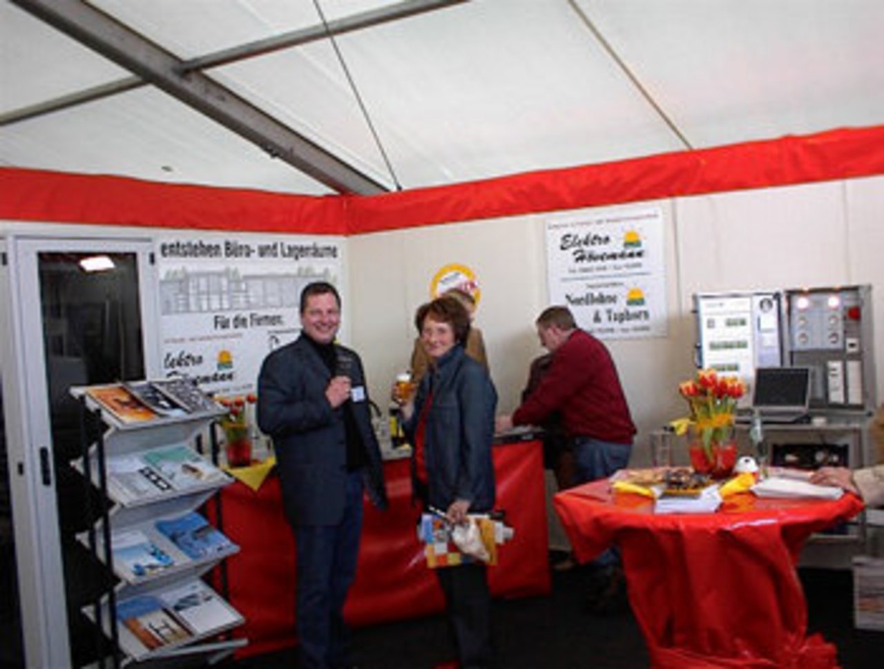 Die Stände der 2. Lohner Gewerbeschau im Bild Image 7
