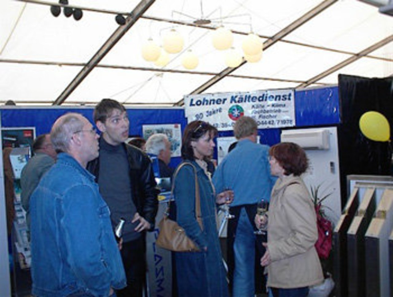 Die Stände der 2. Lohner Gewerbeschau im Bild Image 87
