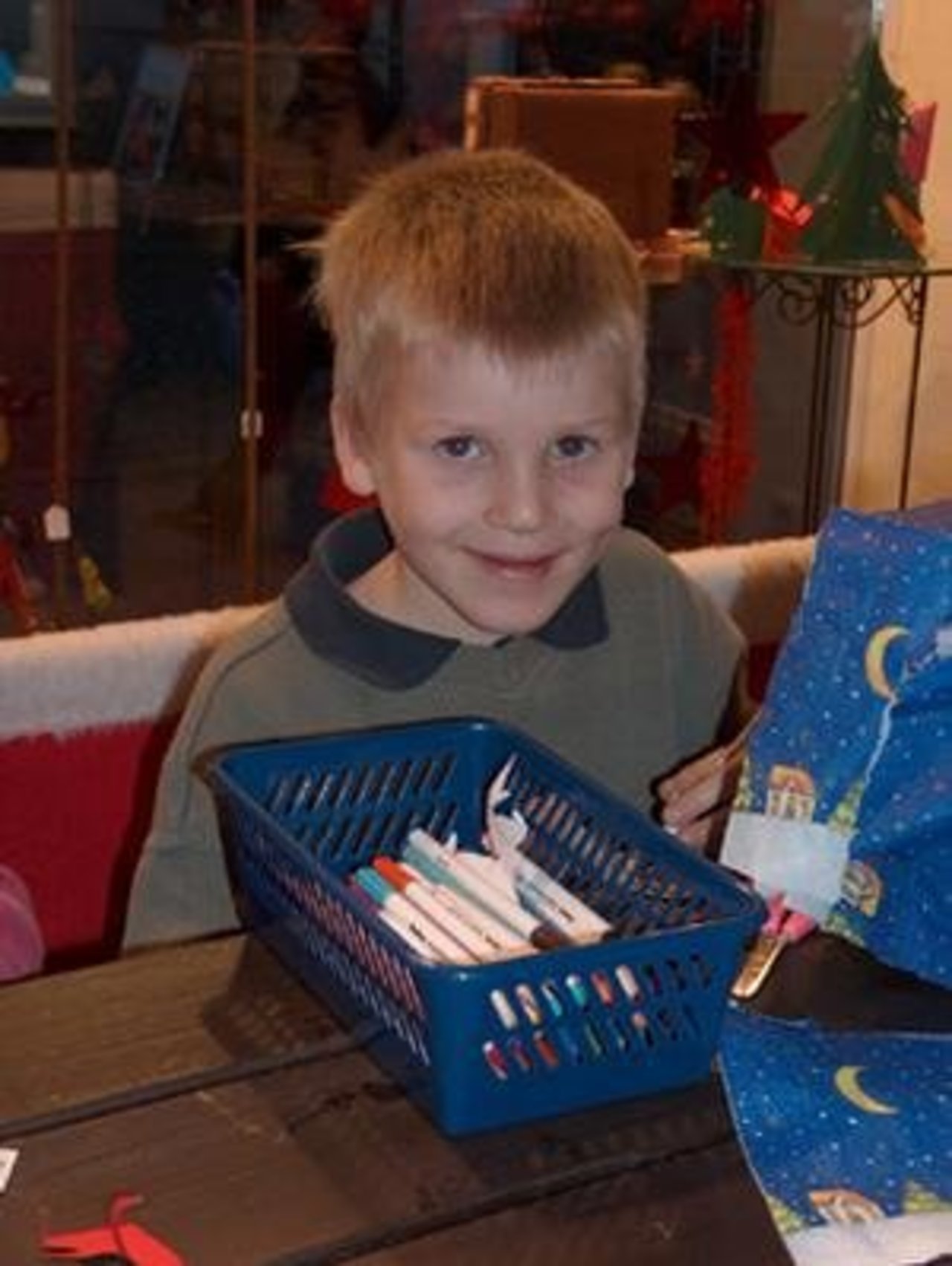 Märchenhafte Weihnacht 30.11.05: "Basteln & Spielen mit Zakk und Bob" Image 13