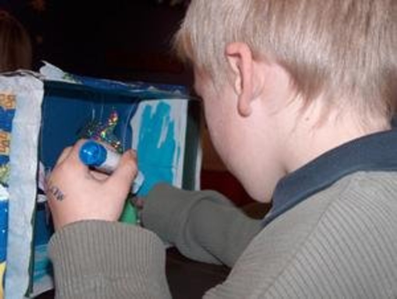 Märchenhafte Weihnacht 30.11.05: "Basteln & Spielen mit Zakk und Bob" Image 21