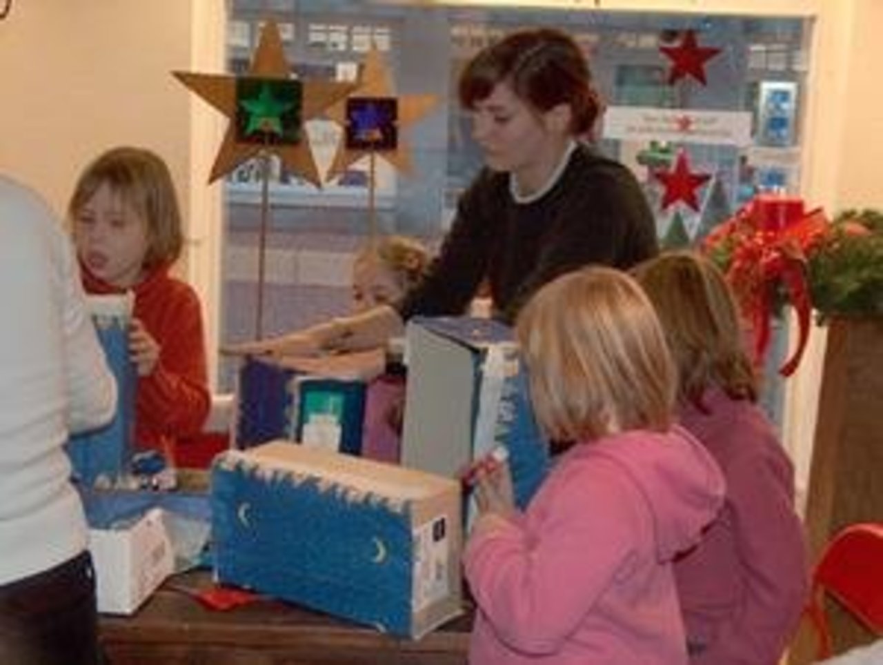 Märchenhafte Weihnacht 30.11.05: "Basteln & Spielen mit Zakk und Bob" Image 5