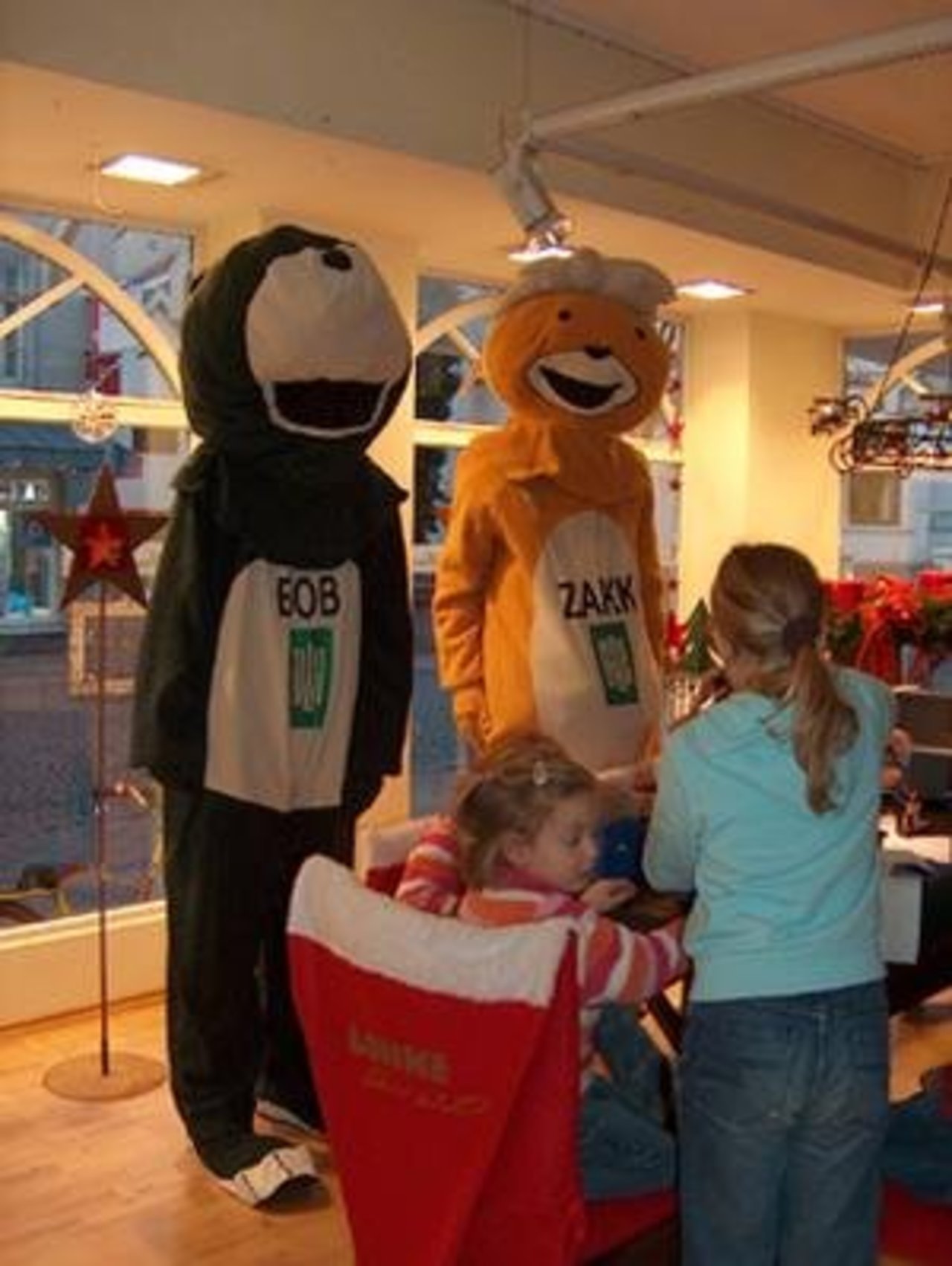 Märchenhafte Weihnacht 30.11.05: "Basteln & Spielen mit Zakk und Bob" Image 6