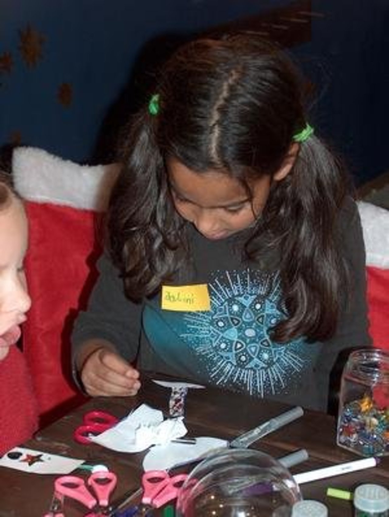 Märchenhafte Weihnacht 2.12.05: "Wir basteln Zauberkugeln" Image 11