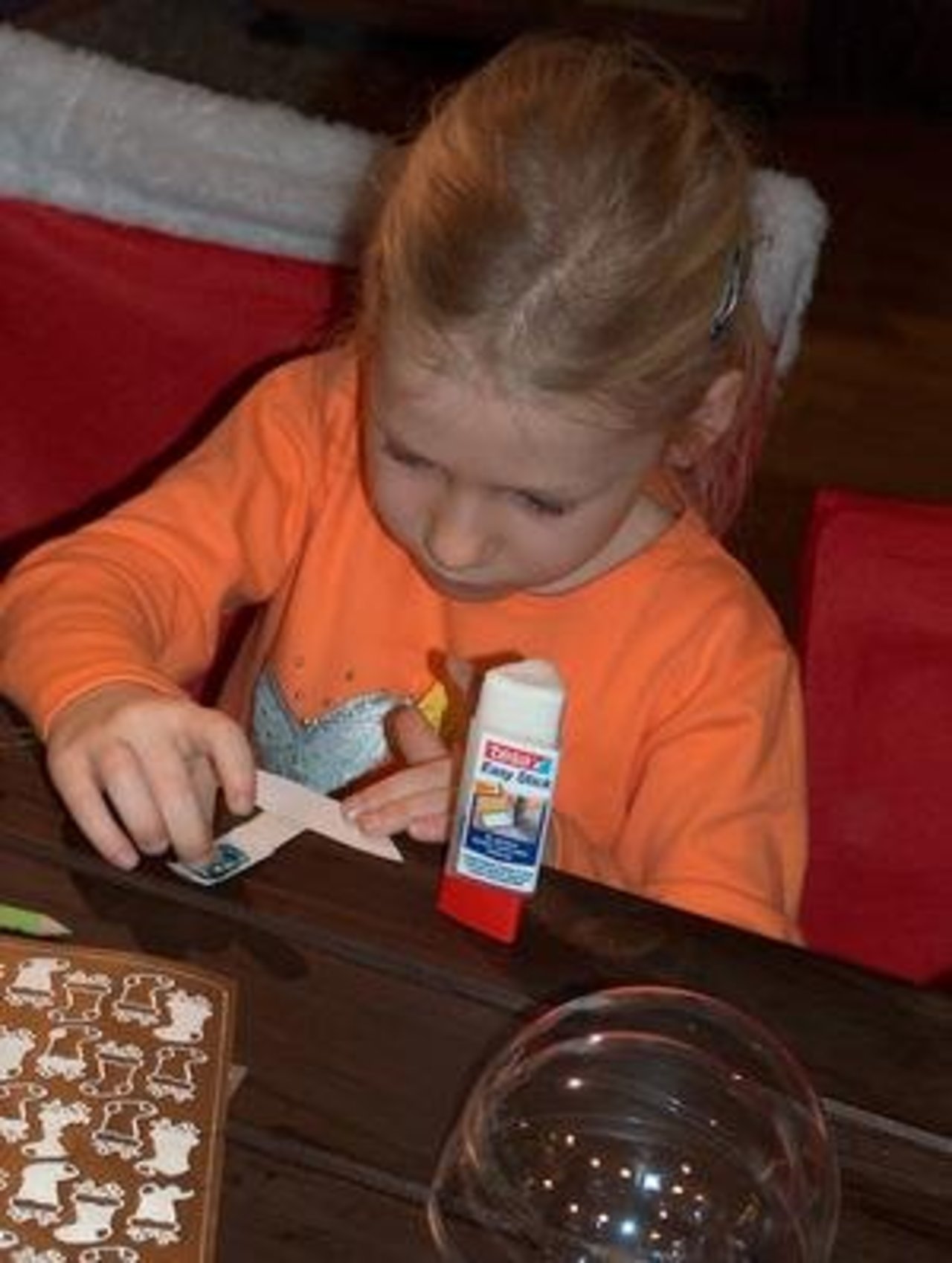 Märchenhafte Weihnacht 2.12.05: "Wir basteln Zauberkugeln" Image 12