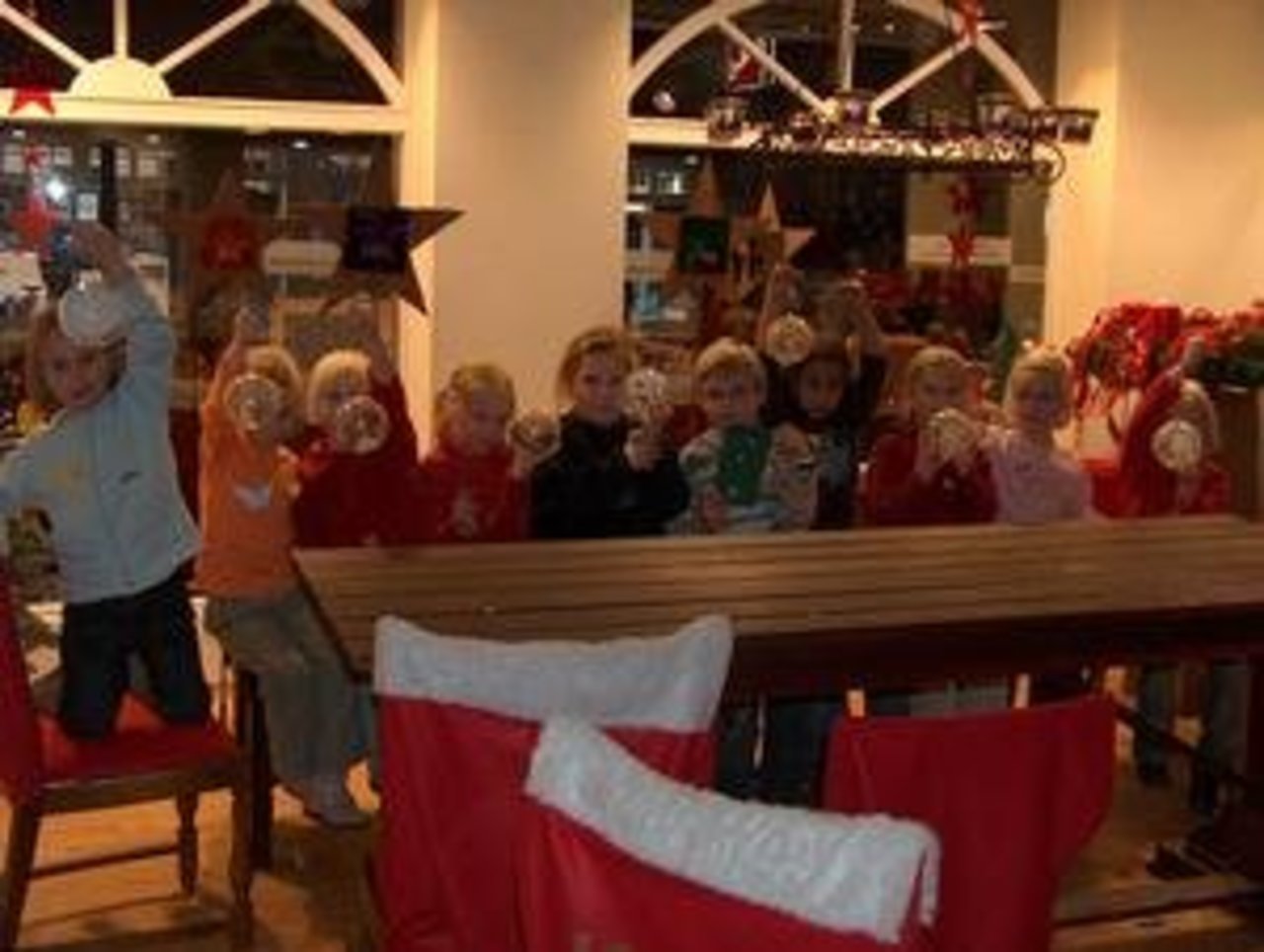 Märchenhafte Weihnacht 2.12.05: "Wir basteln Zauberkugeln" Image 18