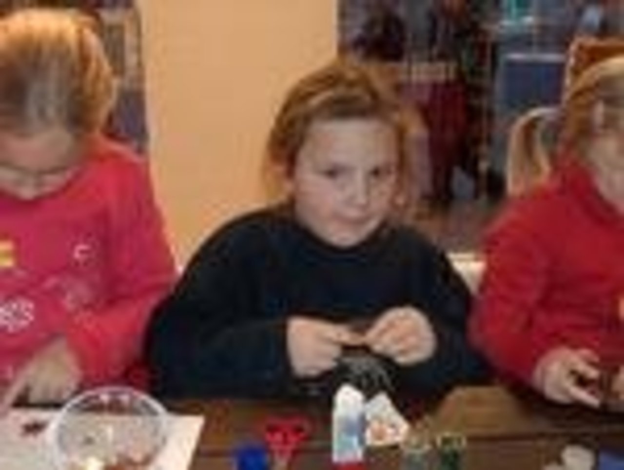 Märchenhafte Weihnacht 2.12.05: "Wir basteln Zauberkugeln" Image 3