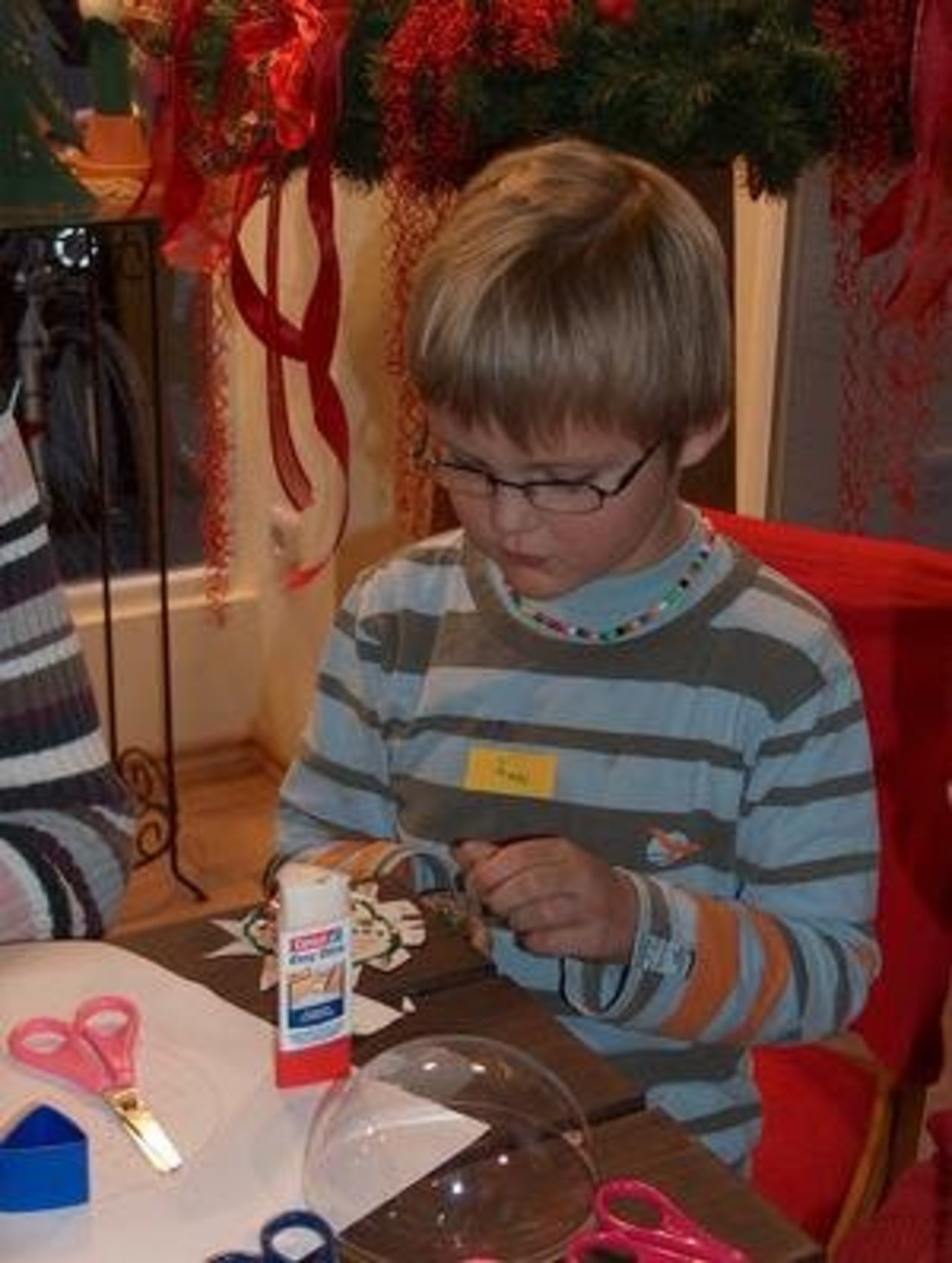 Märchenhafte Weihnacht 2.12.05: "Wir basteln Zauberkugeln" Image 5