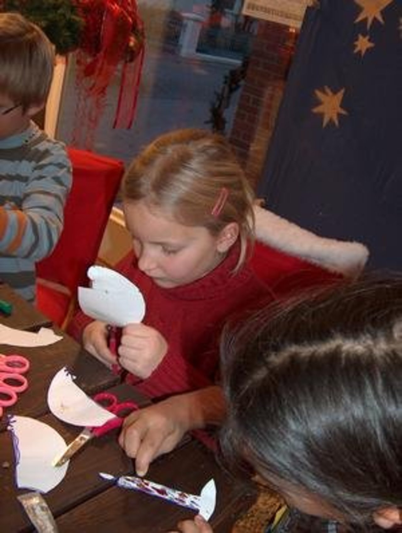 Märchenhafte Weihnacht 2.12.05: "Wir basteln Zauberkugeln" Image 10