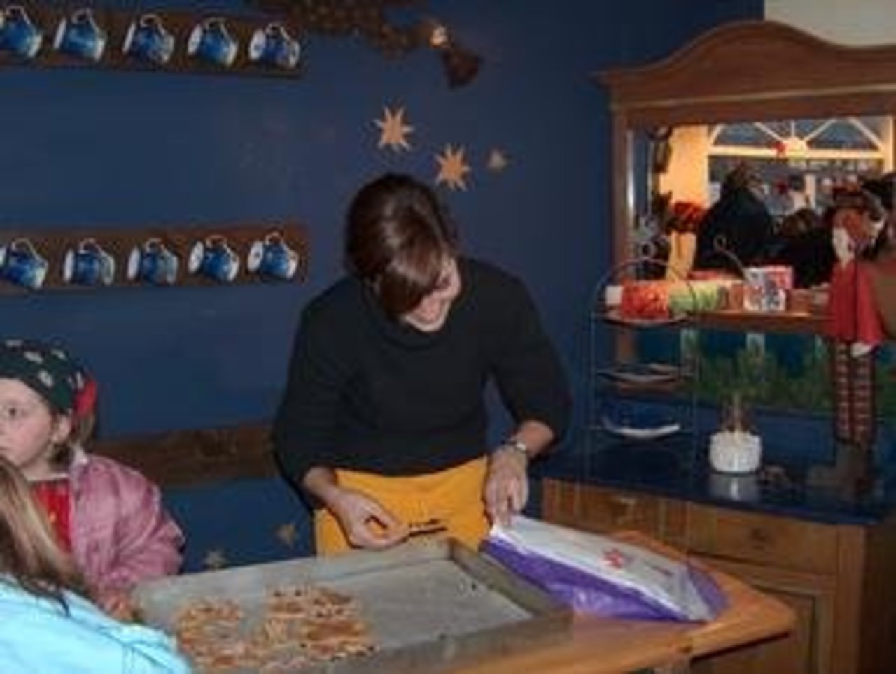 Märchenhafte Weihnacht 3.12.05: "Weihnachtsbäckerei" Image 16