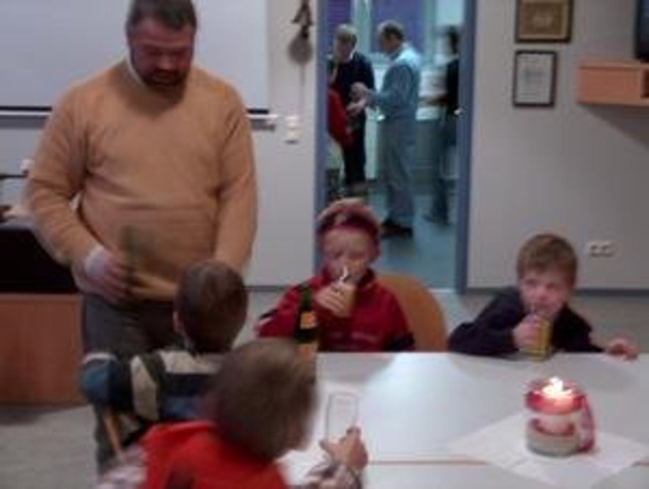 Märchenhafte Weihnacht 5.12.05: "Zu Gast bei der Feuerwehr" Image 13