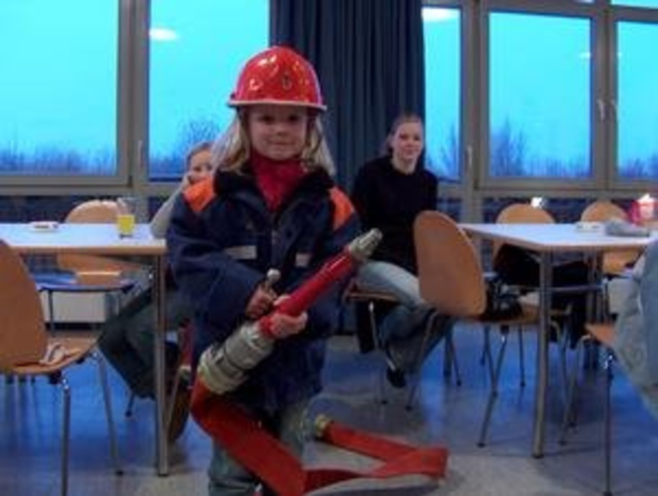 Märchenhafte Weihnacht 5.12.05: "Zu Gast bei der Feuerwehr" Image 15