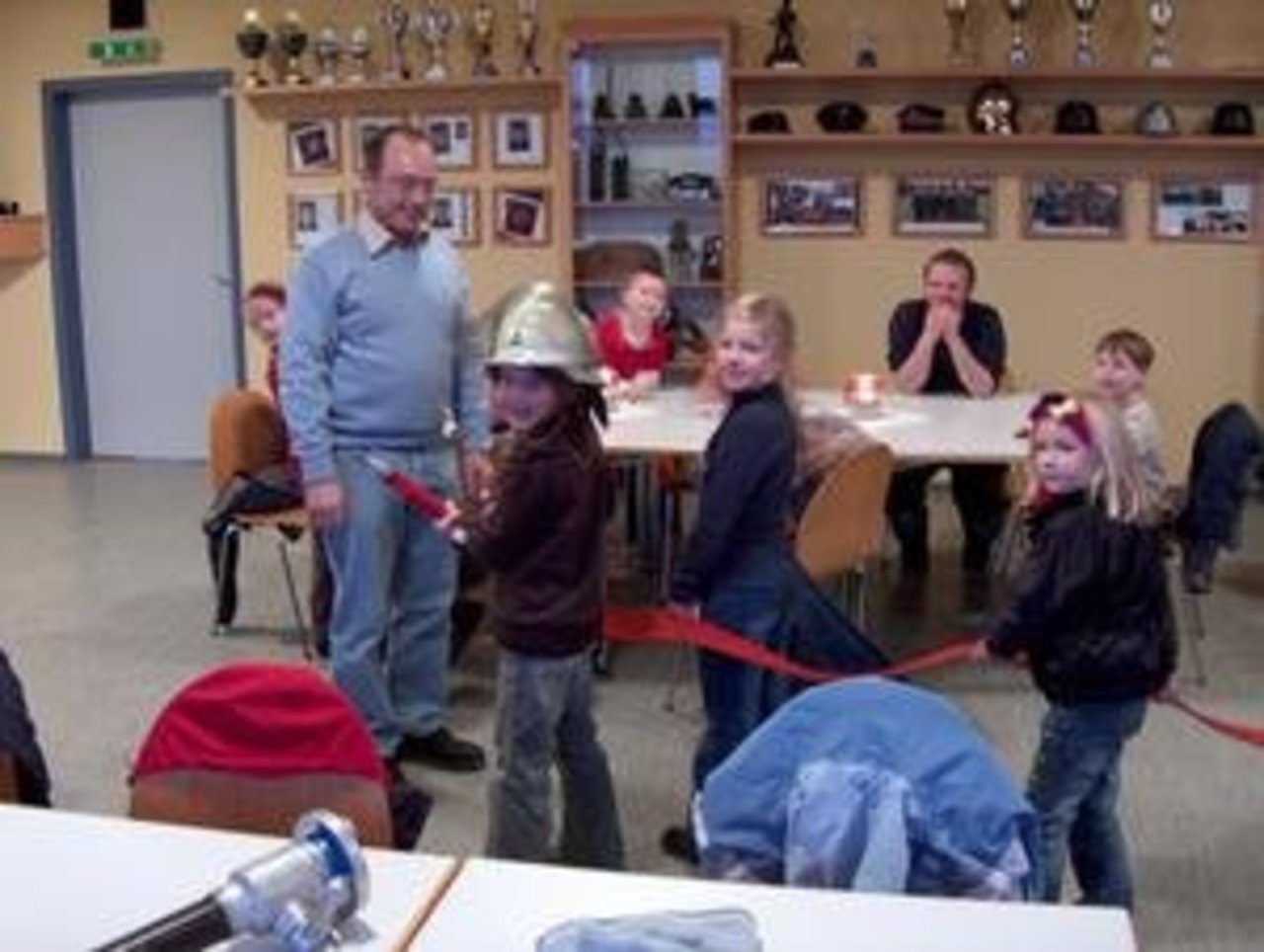 Märchenhafte Weihnacht 5.12.05: "Zu Gast bei der Feuerwehr" Image 5