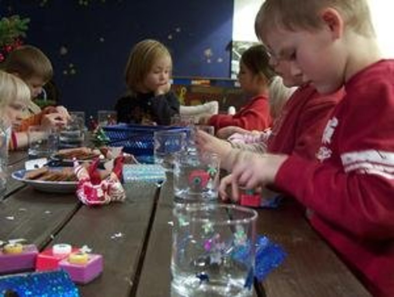 Märchenhafte Weihnacht8.12.05: "Ein Geschenk für Mama" Image 13