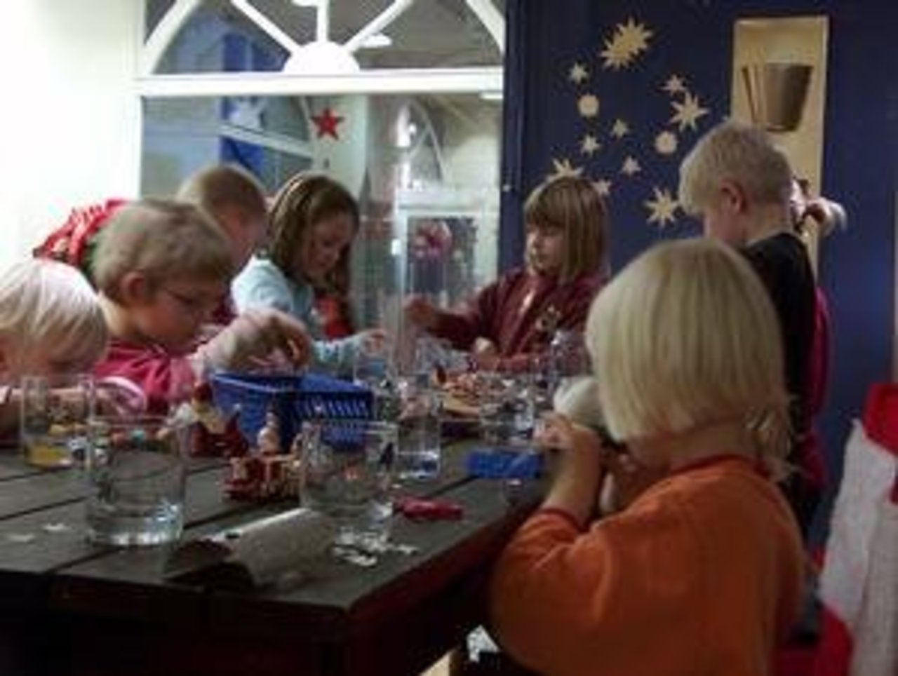 Märchenhafte Weihnacht8.12.05: "Ein Geschenk für Mama" Image 16