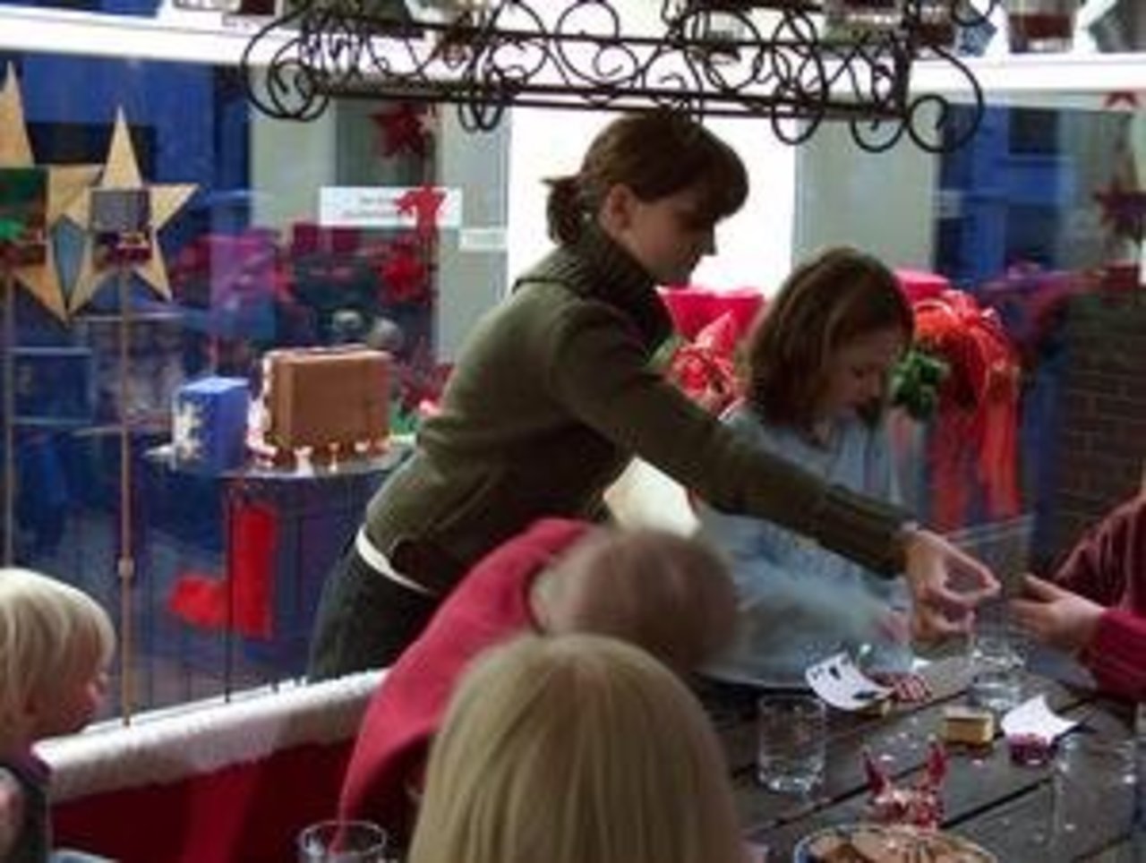 Märchenhafte Weihnacht8.12.05: "Ein Geschenk für Mama" Image 19