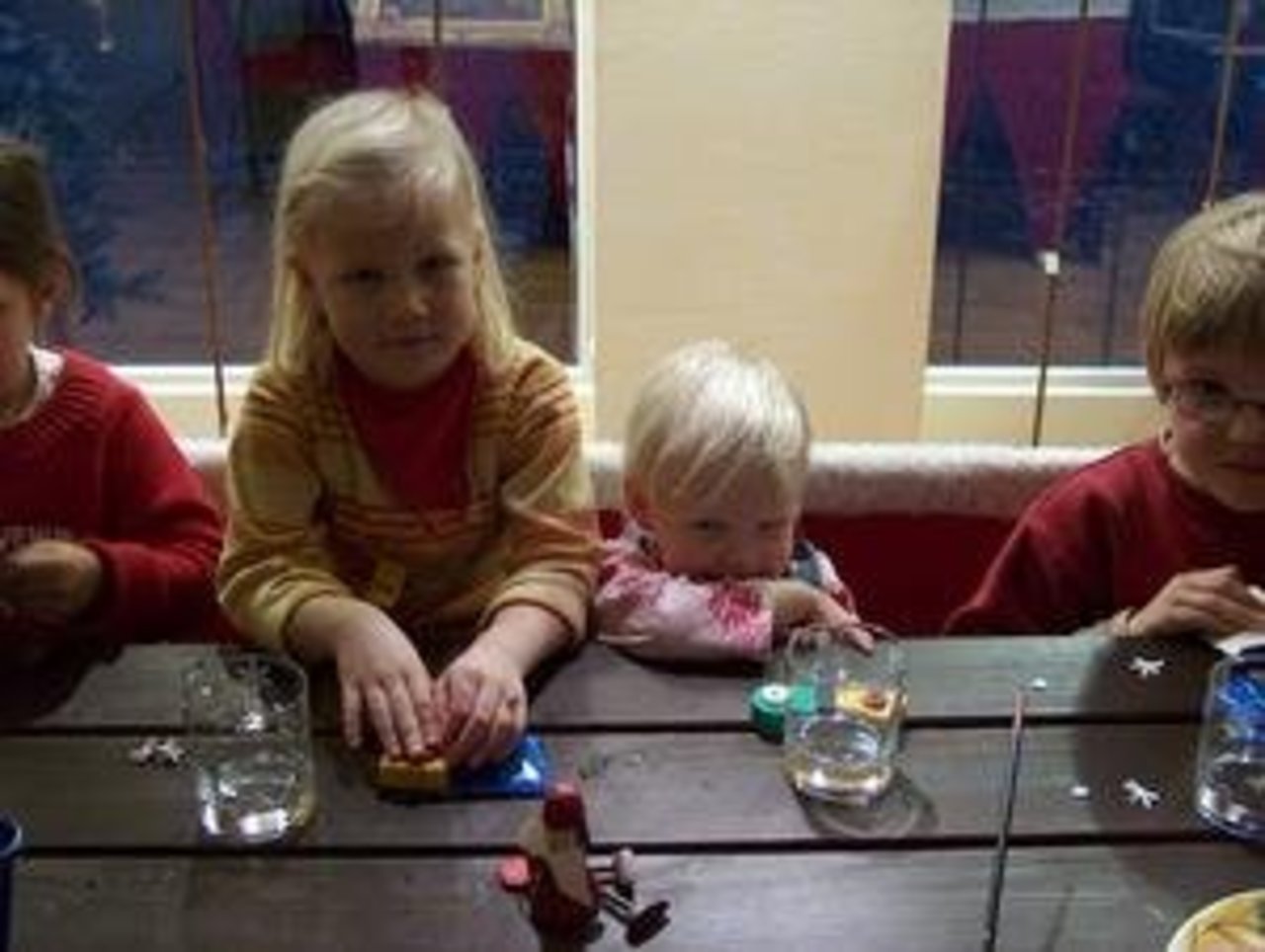 Märchenhafte Weihnacht8.12.05: "Ein Geschenk für Mama" Image 7