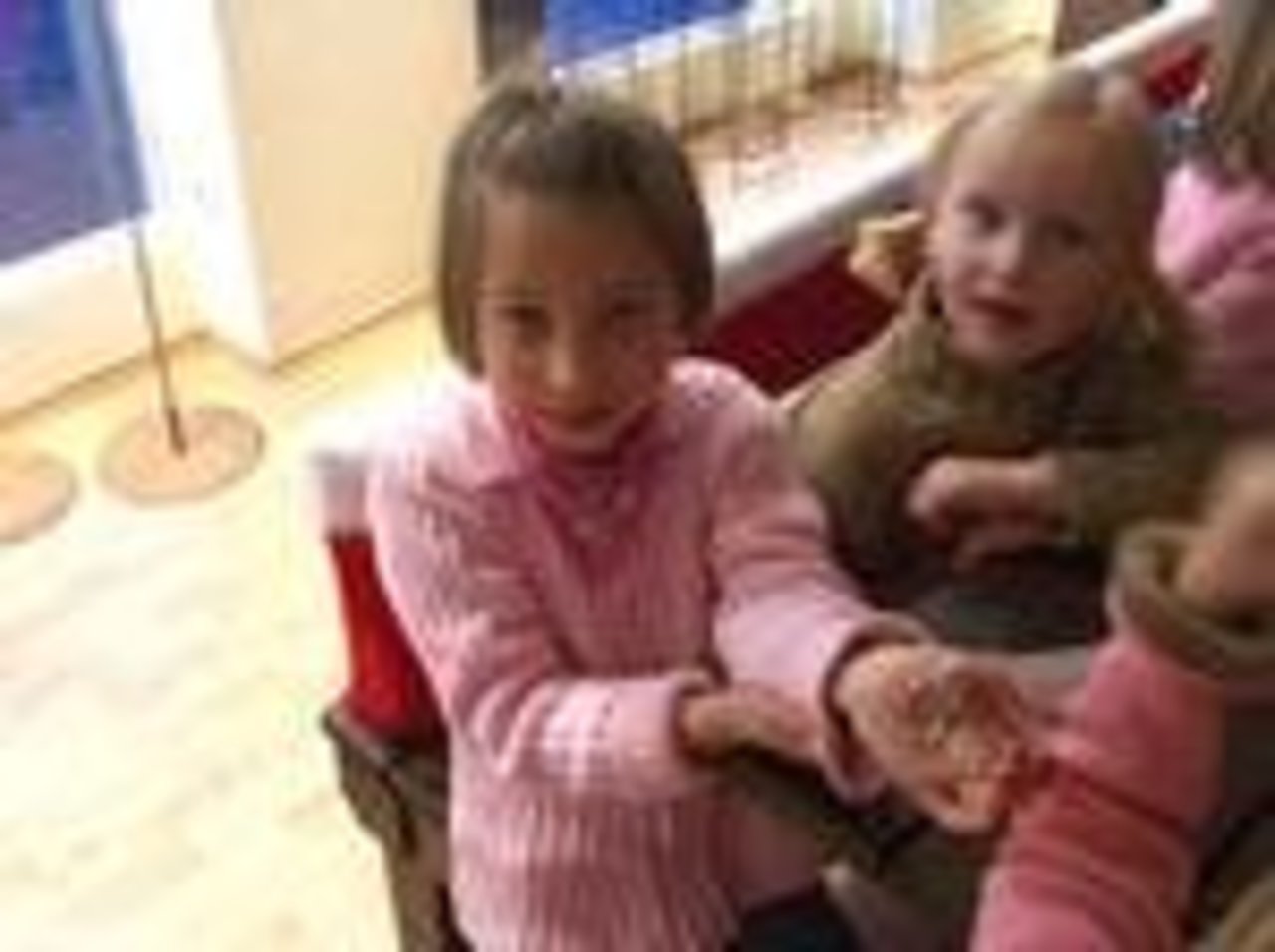 Märchenhafte Weihnacht19.12.05: "Ein Geschenk für Mama" Image 3