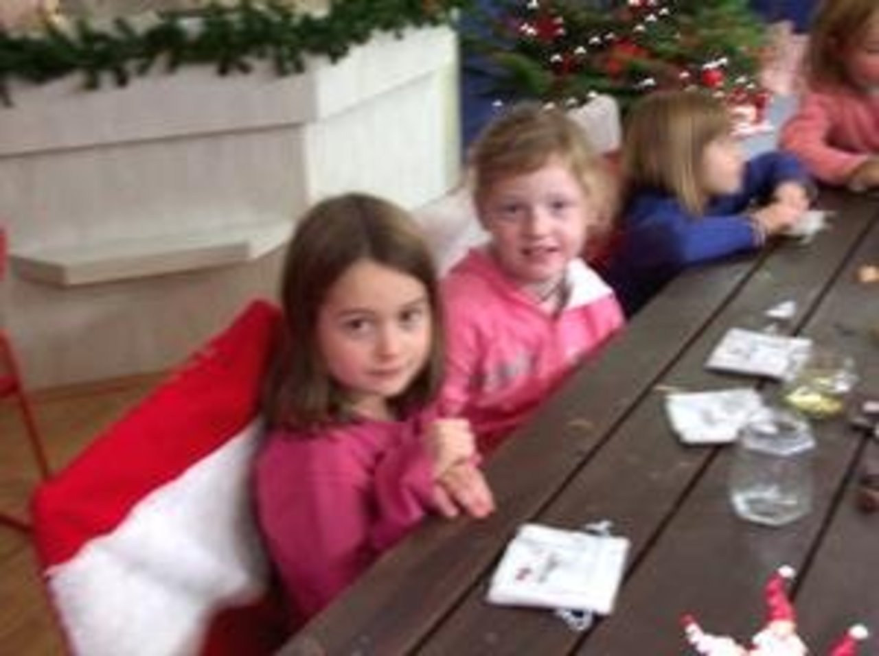 Märchenhafte Weihnacht19.12.05: "Ein Geschenk für Mama" Image 8